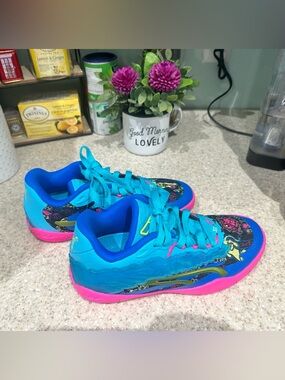 Women’s Puma Basketball Sneakers - 
Size 7.5